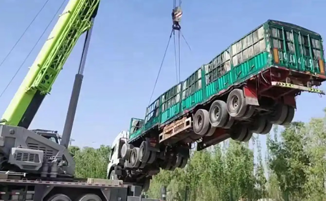 南江道路脱困救援案例